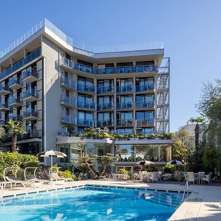 Garda Suite Hotel - Tonelli Hotels ริวาเดลการ์ดา ภายนอก รูปภาพ