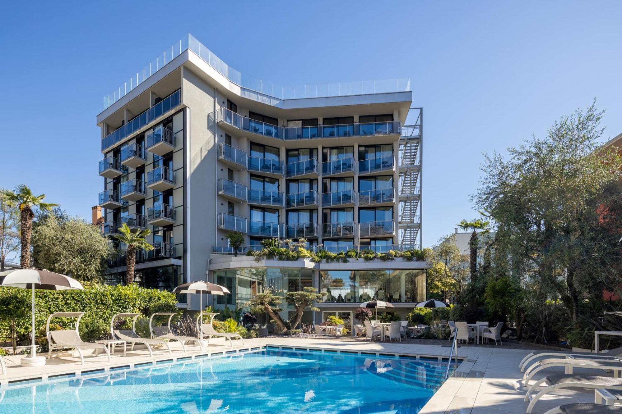 Garda Suite Hotel - Tonelli Hotels ริวาเดลการ์ดา ภายนอก รูปภาพ