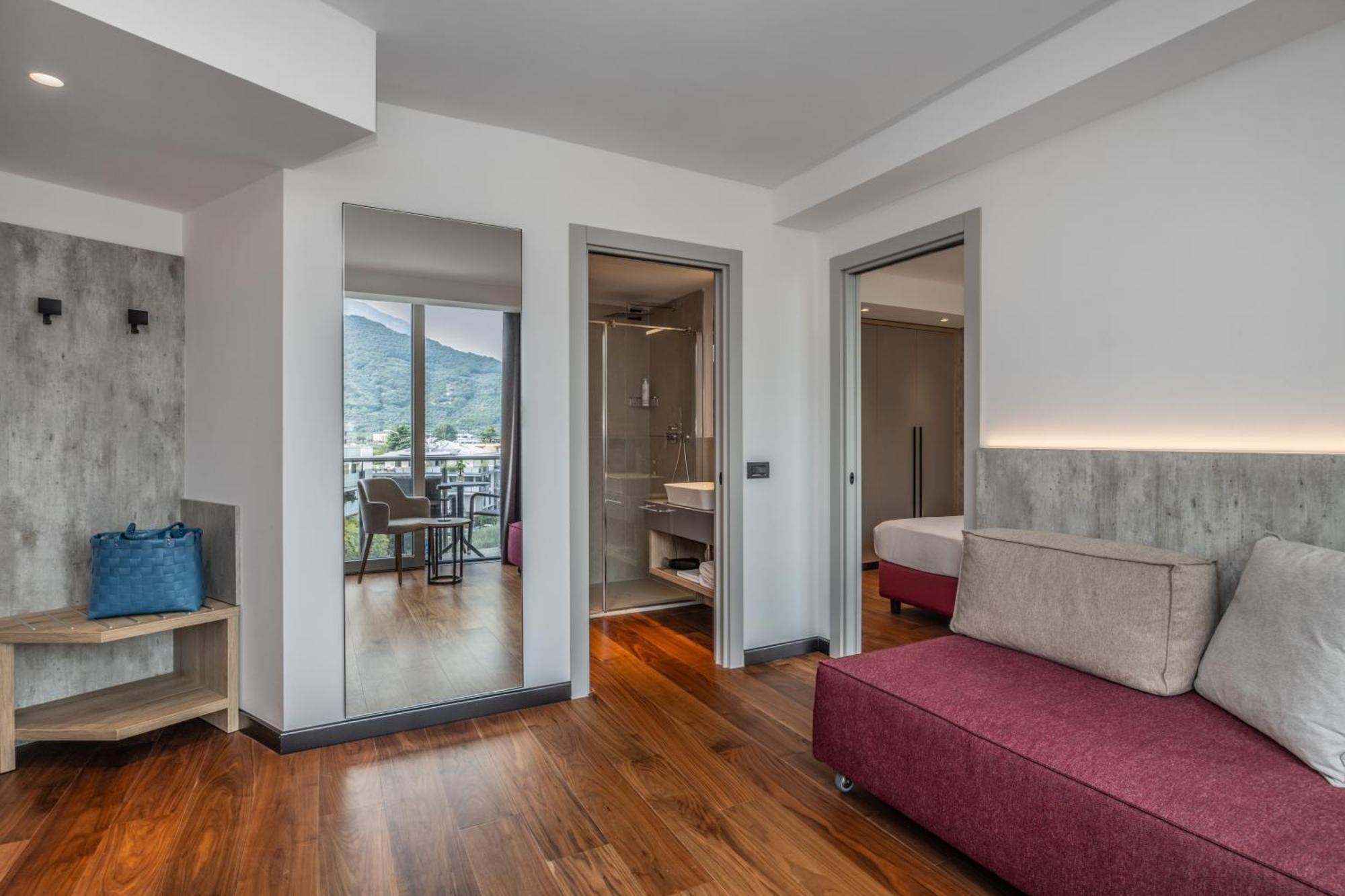 Garda Suite Hotel - Tonelli Hotels ริวาเดลการ์ดา ภายนอก รูปภาพ