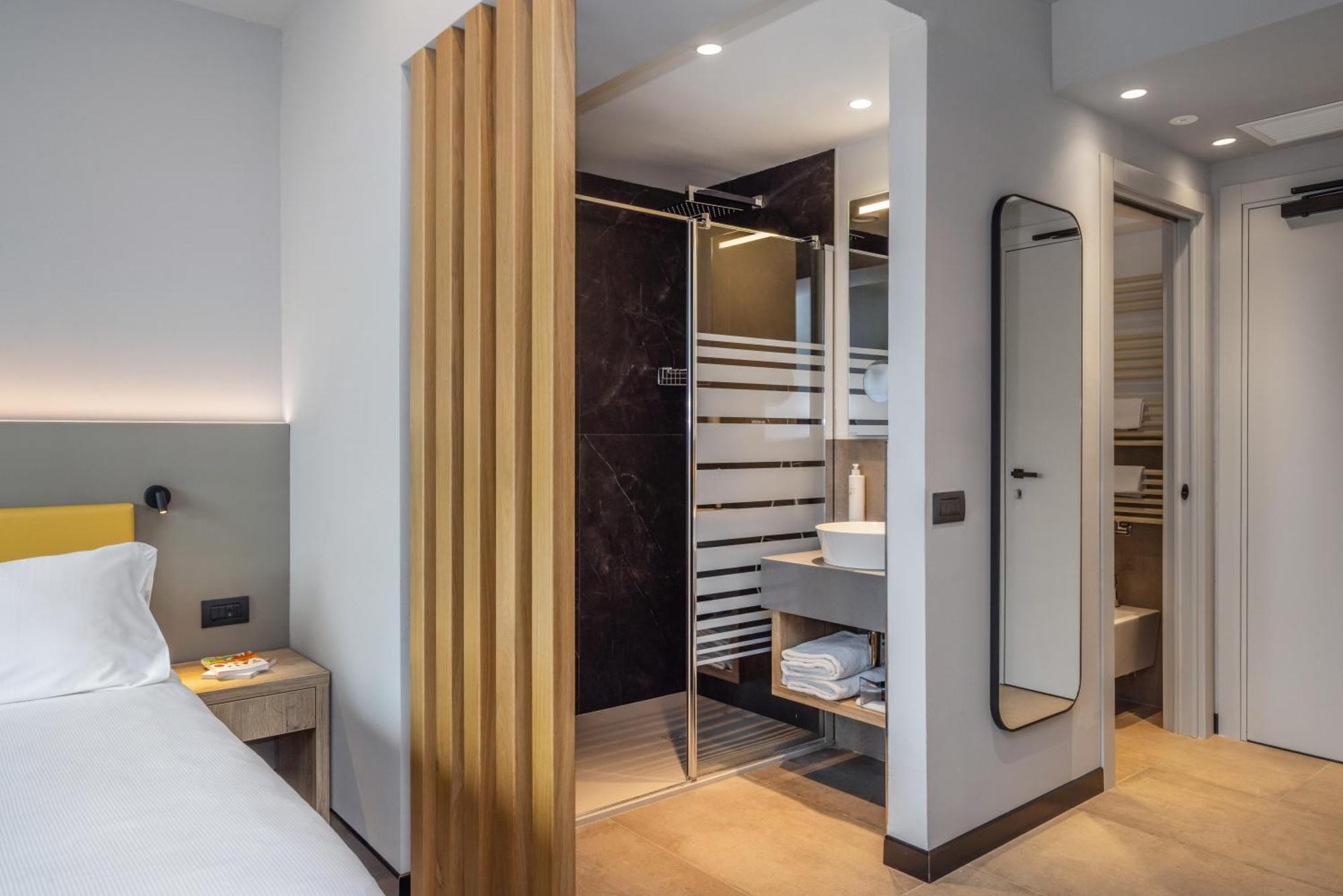 Garda Suite Hotel - Tonelli Hotels ริวาเดลการ์ดา ภายนอก รูปภาพ