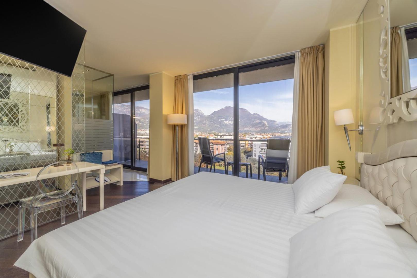 Garda Suite Hotel - Tonelli Hotels ริวาเดลการ์ดา ภายนอก รูปภาพ